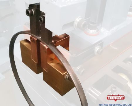 Máy hàn đầu khung lò nướng